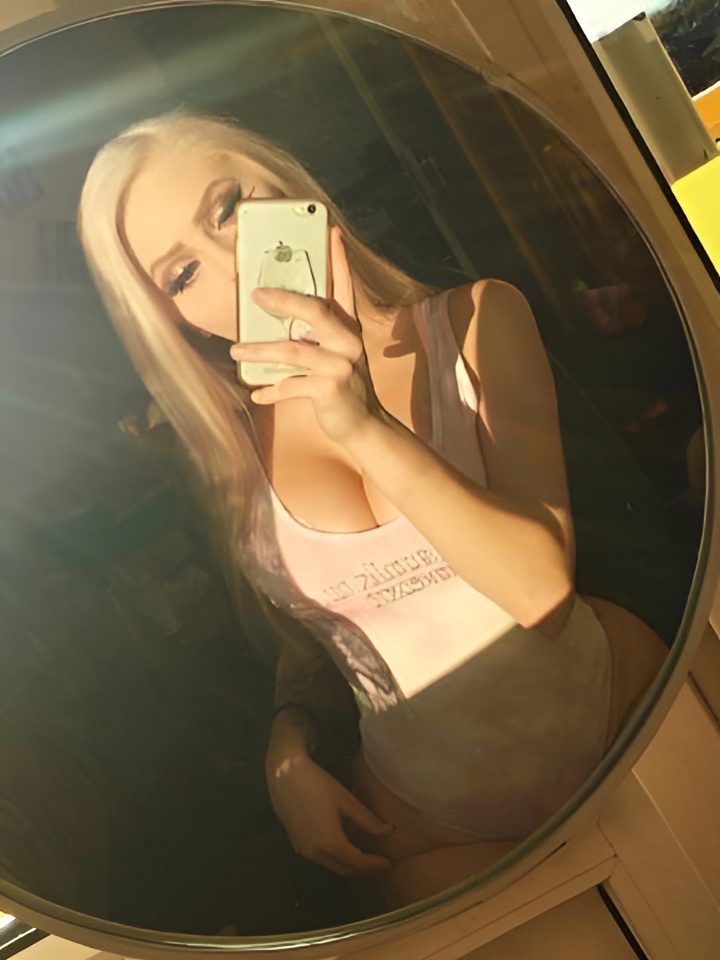 Роксана привлекательная девушка из Трехгорный цена от 10000 руб