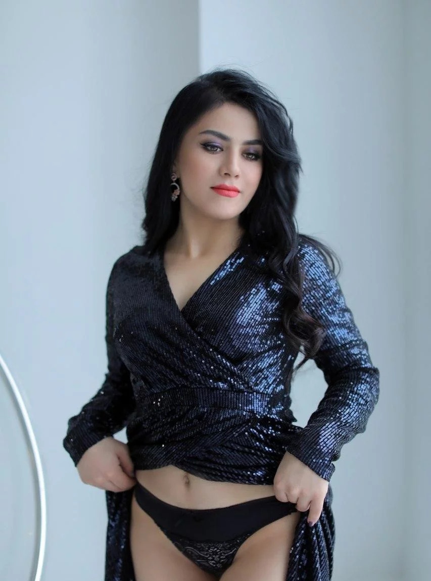 Лена привлекательная девушка из Трехгорный цена от 3500 руб