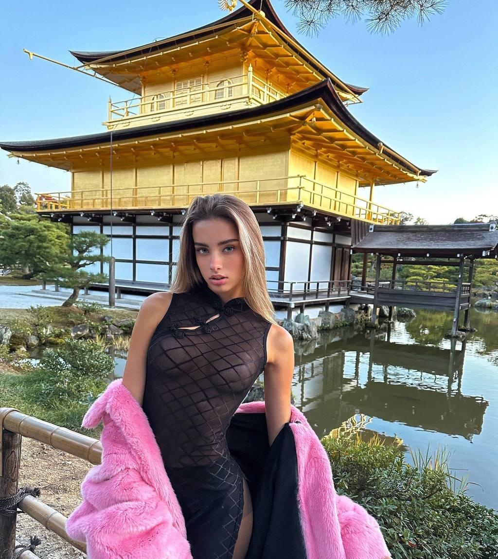 Светлана привлекательная девушка из Трехгорный цена от 7000 руб